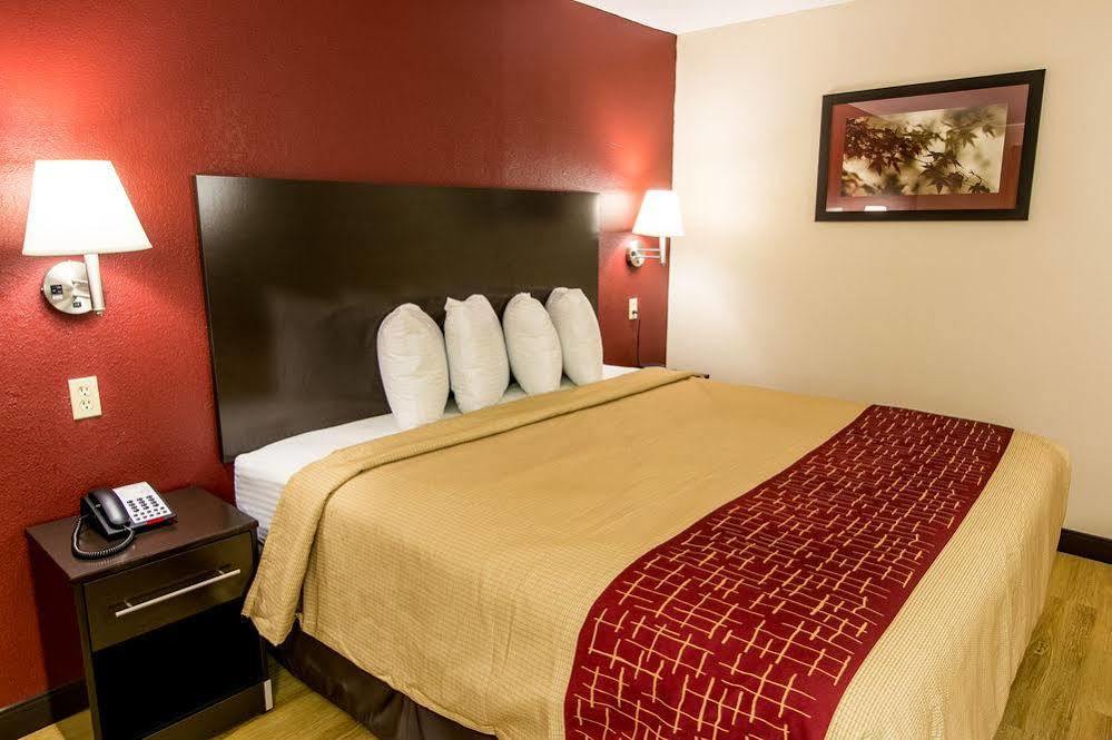 Red Roof Inn Plus+ Huntsville Exteriör bild